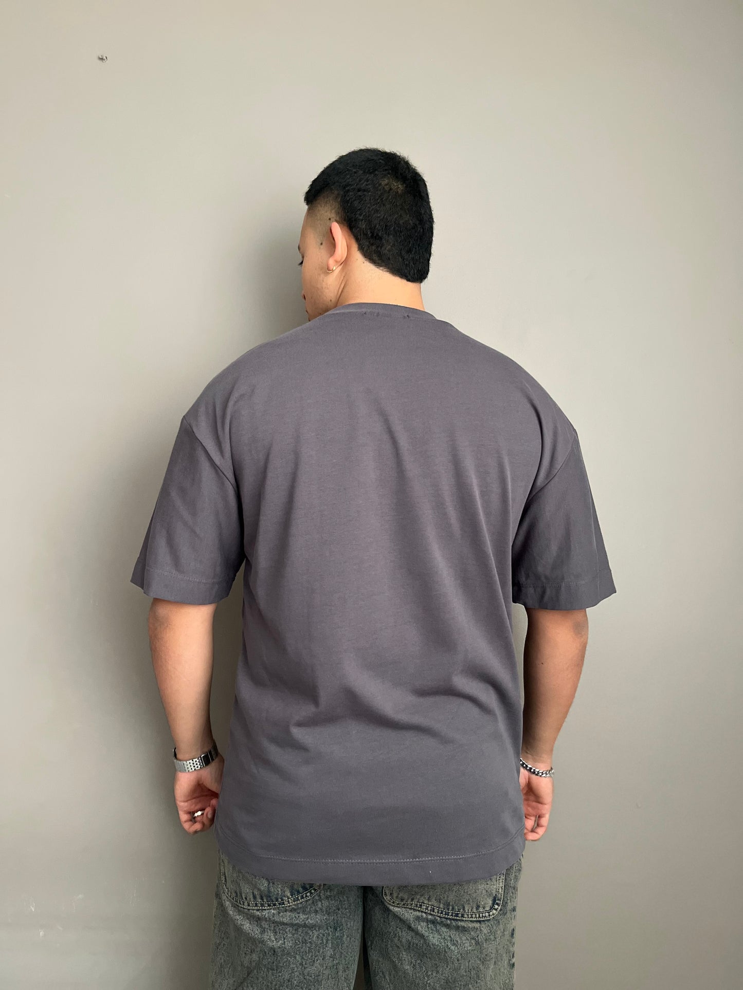 BASIC GRIS PLOMO OVERSIZE